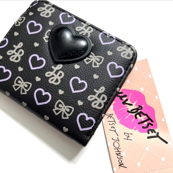This adorable 2-pack of Betsey Johnson wallets is perfect for gifting or treati - Picture 3 of 11